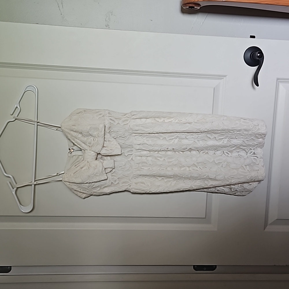 Papaya Lace Bow Dress Size Medium